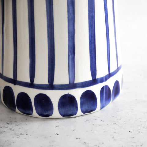 Traditional pitcher in blue 0,9L