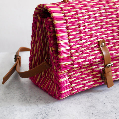 Cesta portuguesa tradicional con correa - Magenta pequeña