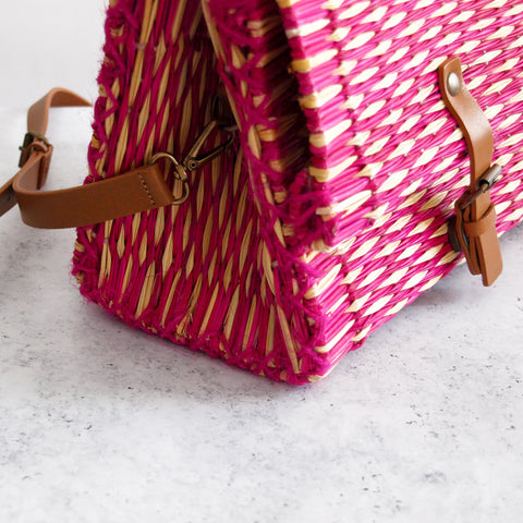 Cesta portuguesa tradicional con correa - Magenta pequeña