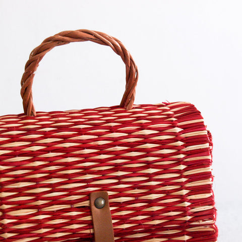Traditioneller portugiesischer Korb mit Riemen - Klein Rot