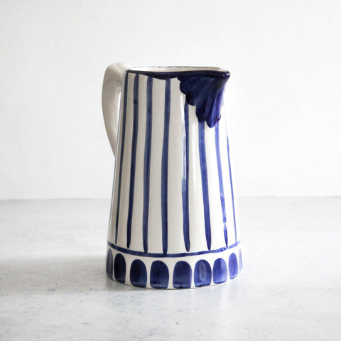 Traditional pitcher in blue 2L